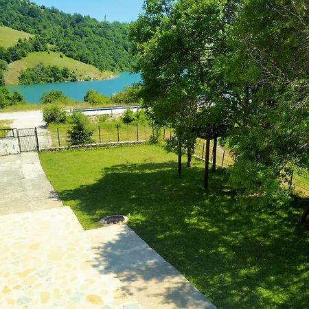 Vikendica Na Jezeru Villa Gacko Exterior photo